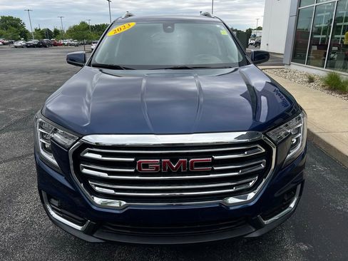 Used 2023 GMC Terrain SLT AWD/4WD image 3
