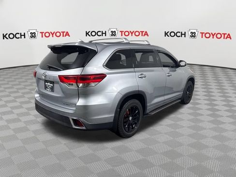 Used 2017 Toyota Highlander Limited AWD/4WD image 8