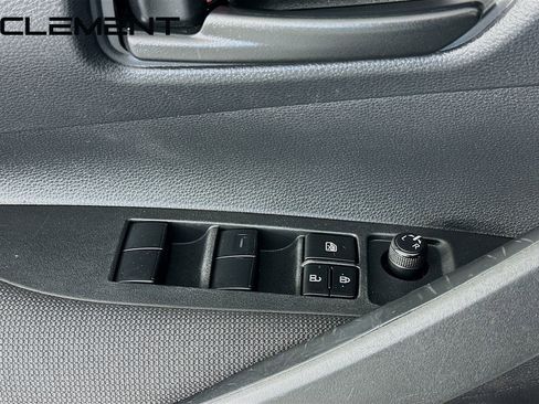 Used 2022 Toyota Corolla LE image 24