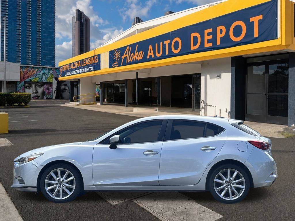 Used 2017 MAZDA MAZDA3 Touring FWD image 3