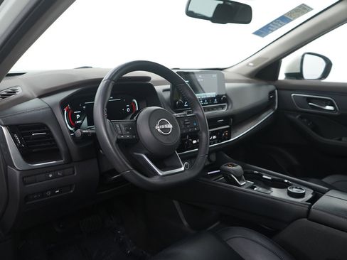 Used 2023 Nissan Rogue Platinum w/ Platinum Premium Package image 16