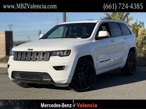 Used 2021 Jeep Grand Cherokee Laredo X image 1