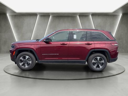 Used 2024 Jeep Grand Cherokee Limited 4xe AWD/4WD image 4