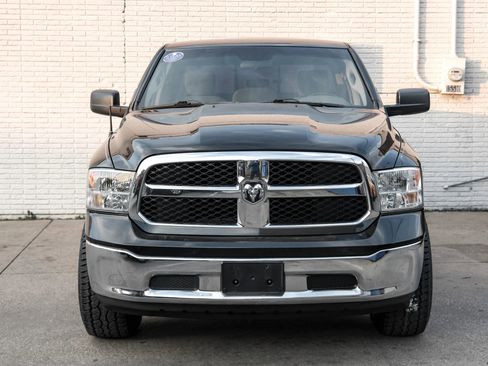 Used 2019 RAM 1500 Classic SLT image 4