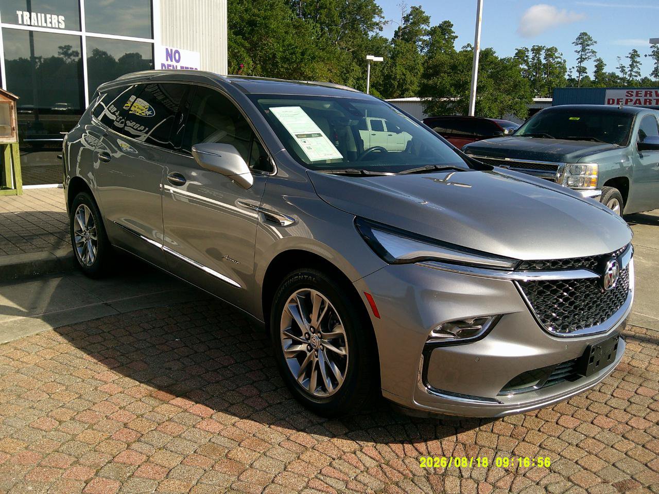 Used 2023 Buick Enclave Avenir w/ Avenir Technology Package FWD image 5