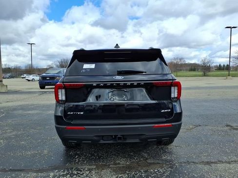 Used 2026 Ford Explorer Active AWD/4WD image 7