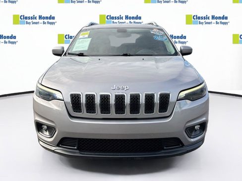 Used 2019 Jeep Cherokee Latitude w/ Popular Appearance Group FWD image 2