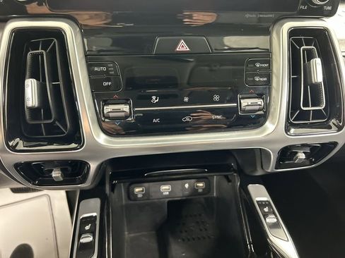 Used 2021 Kia Sorento SX AWD/4WD image 17