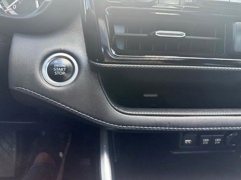 Used 2021 Toyota Highlander XSE FWD image 27