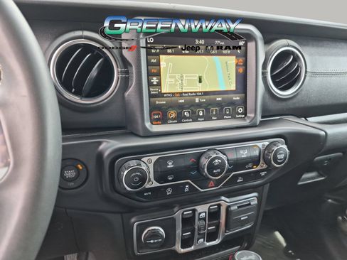 Used 2023 Jeep Wrangler Unlimited Sahara AWD/4WD image 15