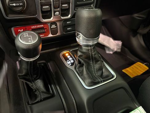 New 2026 Jeep Gladiator Mojave AWD/4WD image 33