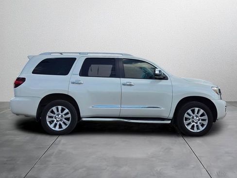 Used 2020 Toyota Sequoia Platinum AWD/4WD image 5