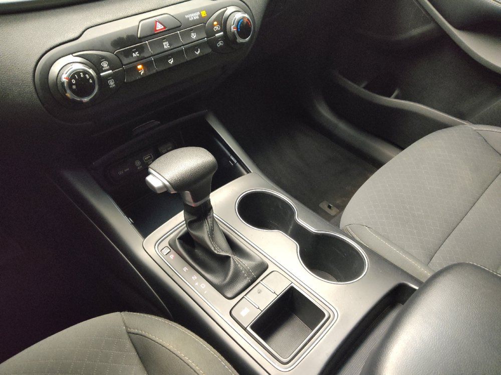 Used 2020 Kia Sorento LX FWD image 26