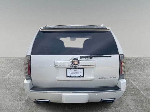 Used 2014 Cadillac Escalade Premium image 4