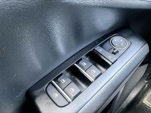 Used 2023 Kia Soul LX w/ LX Technology Package FWD image 34