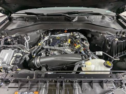 Used 2025 Ford Explorer Active RWD image 33