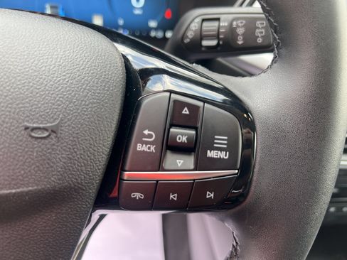 Used 2024 Ford Escape Platinum w/ Premium Technology Package AWD/4WD image 26
