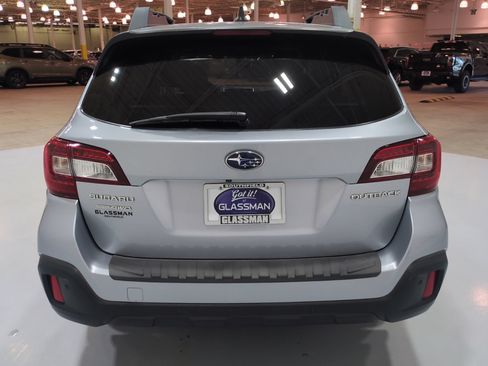 Used 2019 Subaru Outback 2.5i Limited w/ Popular Package #2 AWD/4WD image 4