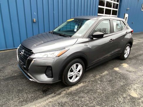 Used 2024 Nissan Kicks S image 2