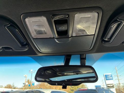 Used 2016 Hyundai Veloster w/ Option Group 02 image 40