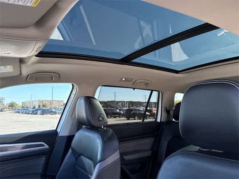 Used 2022 Volkswagen Atlas SEL Premium image 20