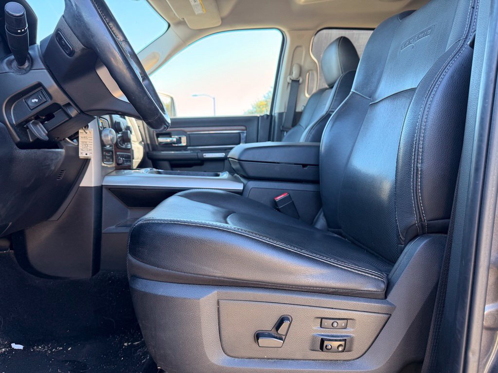 Used 2017 RAM 1500 Laramie AWD/4WD image 25