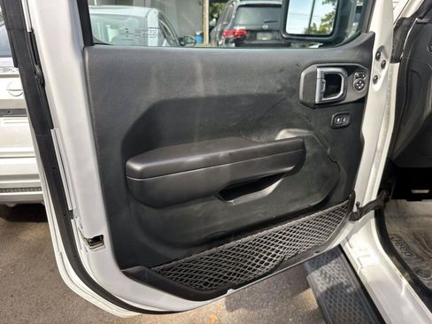 Used 2021 Jeep Wrangler Unlimited Sport AWD/4WD image 13