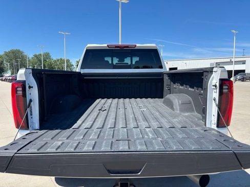 Certified 2024 GMC Sierra 3500 Denali Ultimate AWD/4WD image 5