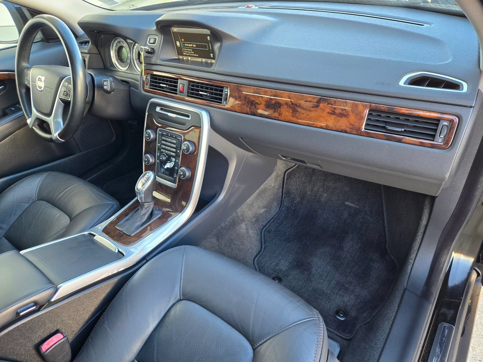 Used 2013 Volvo XC70 3.2 AWD/4WD image 2