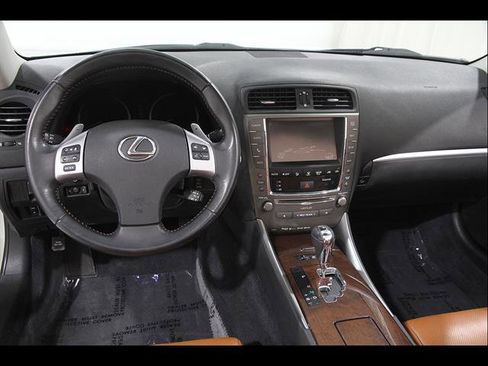 Used 2013 Lexus IS 250C w/ Luxury Pkg RWD image 7