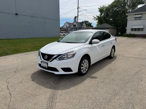 Used 2017 Nissan Sentra SV FWD image 3
