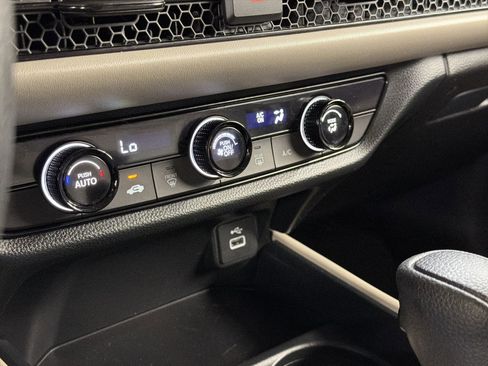 Certified 2023 Honda HR-V LX image 17
