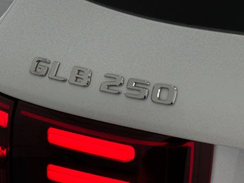 Certified 2026 Mercedes-Benz GLB 250 image 24