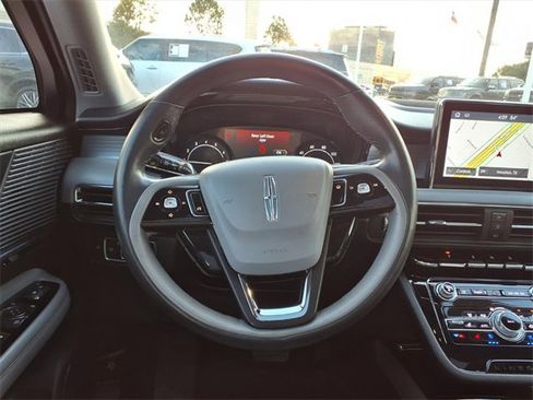 Certified 2022 Lincoln Corsair FWD w/ Premium Package image 12