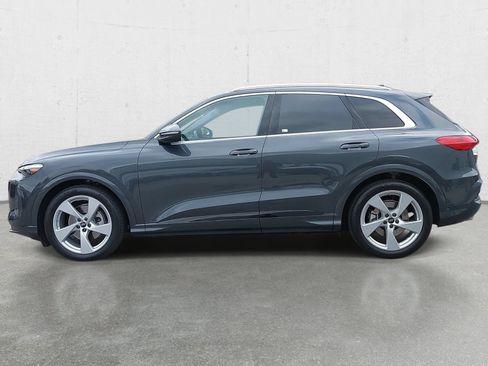 Certified 2025 Audi Q5 Prestige AWD/4WD image 8