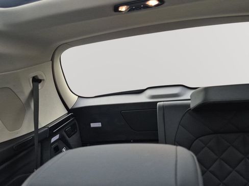 Used 2024 BMW X7 xDrive40i image 65