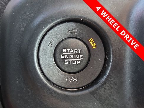 Used 2020 Jeep Wrangler Unlimited Sahara image 20