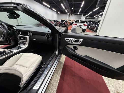 Used 2013 Mercedes-Benz SLK 250 image 38