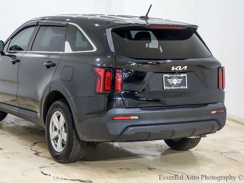Used 2022 Kia Sorento LX AWD/4WD image 9
