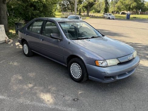 Used 1999 Nissan Sentra XE FWD image 9
