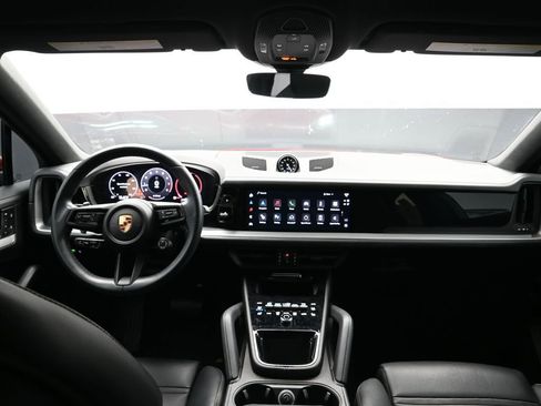 Certified 2024 Porsche Cayenne Coupe image 18