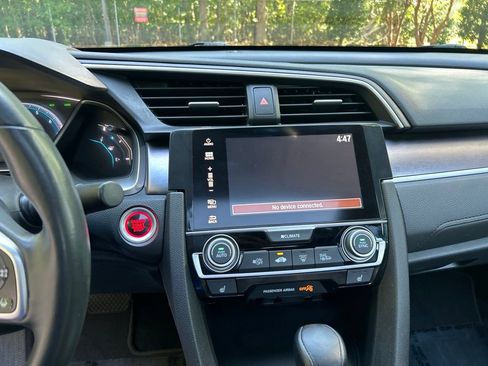 Used 2016 Honda Civic Touring image 17