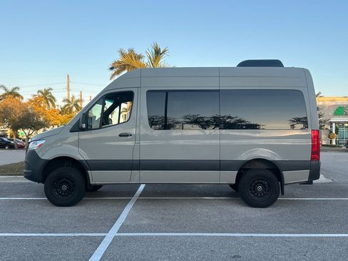 Used 2022 Mercedes-Benz Sprinter 2500 image 5