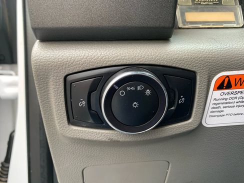 Used 2017 Ford F550 4x4 Regular Cab Super Duty image 18