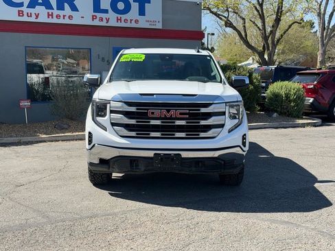 Used 2023 GMC Sierra 1500 SLE image 2