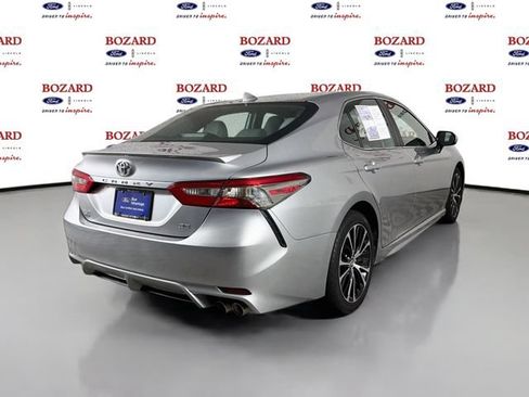 Used 2019 Toyota Camry SE FWD image 8