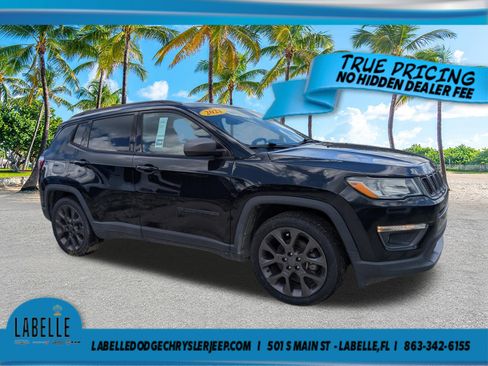 Used 2021 Jeep Compass Latitude FWD image 2
