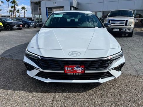 New 2026 Hyundai Elantra SEL Sport Premium FWD image 2