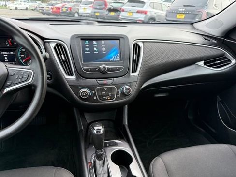 Used 2018 Chevrolet Malibu LS image 22