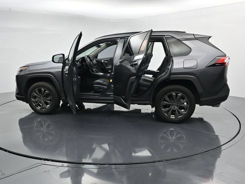 Used 2022 Toyota RAV4 XLE Premium AWD/4WD image 35